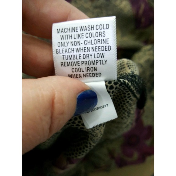 Croft & Barrow Floral Pleat Button Down Blouse M - Picture 10 of 10